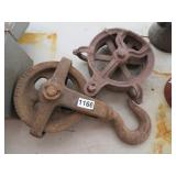 2 METAL PULLEYS