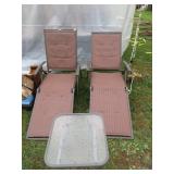 2 CHAISE LOUNGE CHAIRS, SIDE TABLE