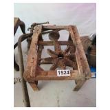EARLY CAST IRON GAS STOVE - SINGLE BURNER