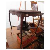 MAHOGANY PARLOR STAND