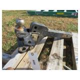 ADJUSTABLE REESE HITCH