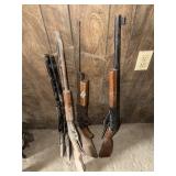 PILE OF BB GUNS
