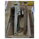 ALUMINUM PIPE WRENCH AND STEEL PIPE WRENCH
