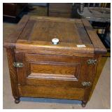 Oak potty with chamber pot