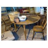 Round kitchen table with leaf and 4  maple chairs