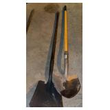 Round point and square shovel