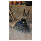 4 yard rakes two metal two plastic one broom