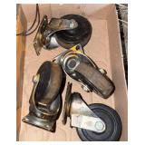 Set of 4 casters