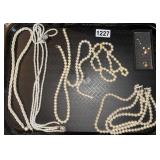 ï¿½Pearlï¿½ costume jewelry necklaces
