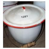 Enamelware chamber pot slop jar