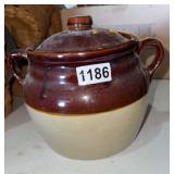 Bean pot with lid