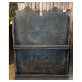 Fancy wooden plate holder