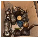 Box antique oil cans