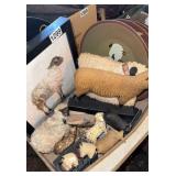 Box of sheep, figures, plate, decor
