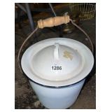 Enamelware chamber pot slop jar