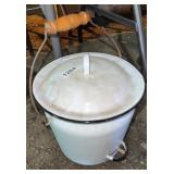 Enamelware chamber pot slop jar