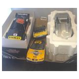 4 metal die-cast cars