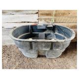 Rubbermaid 100 Gallon Watering Trough