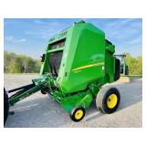 John Deere 550 M Round Bale Hay Roller