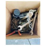 Group lot of assorted tools/chains