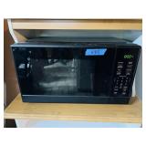 1000 Watt Mainstays Microwave