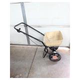 Push lawn & garden spreader