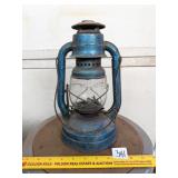 Vintage Dietz Little Wizard lantern, glass is