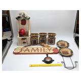 Group of apple wall decor; one plate is missing