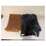 (2) Chair / Recliner Covers         Located in