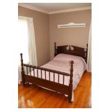 Queen / Full Bed, wooden w/ side rails; no middle