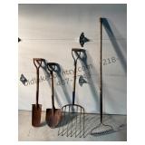 Long Handled Tools Lot 1