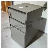 Rolling Office Drawer Unit Lot 1
