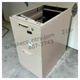 Metal Base Cabinet Lot 4