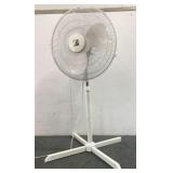 Feature Comforts Fan - Powers On & Works