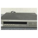 Hitachi FM Stereo Tuner