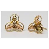 Pair of 14k Gold Earrings w/Diamonds, .9g