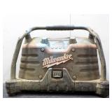Milwaukee Heavy Duty Radio