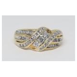 Beautiful Diamond Ring set in 10k Gold, SZ: 7.8