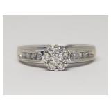 (15) Diamond Cluster Ring in 14k Gold Ring, SZ: 6.