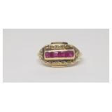 (4) Redish Gems set in 10k Gold Ring, SZ: 6.5, 3g