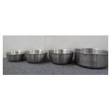 Set Of (3)Metal Mixing Bowls & (1)Metal Colander