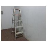 Aluminum Ladder (57"x16"x16")