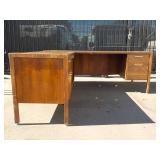 Wooden Desk w/ Drawers