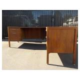 Wooden Desk w/ Drawers