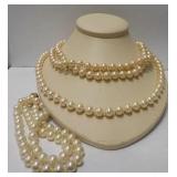 (3) Elegant Pearl Necklaces
