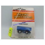 1/64 Ertl, Ford Farm Wagon