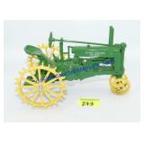 1/16 John Deere Model G Tractor