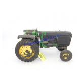 1/16 John Deere Tractor