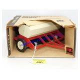 1/16 International Grain Drill, Ertl