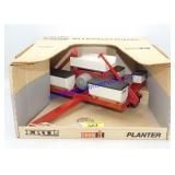 1/16 Case International 900 Cyclo-Air Planter